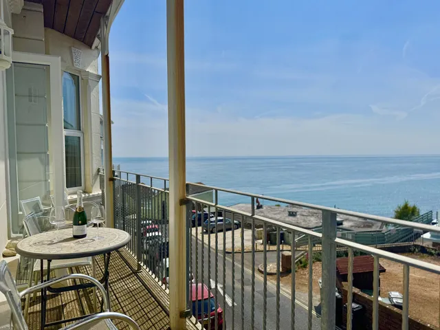 Miramare Court Hambrough Road, Ventnor PO38 1SQ