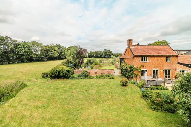 Bridge Farm Bunwell Road, Bunwell NR16 1SZ