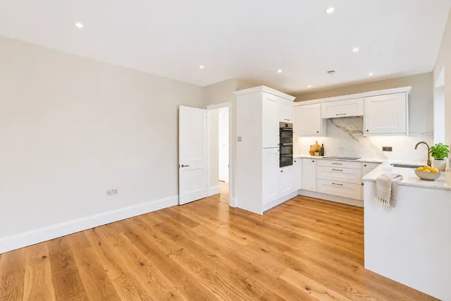 7 Amherst Crescent, Hove BN3 7EP