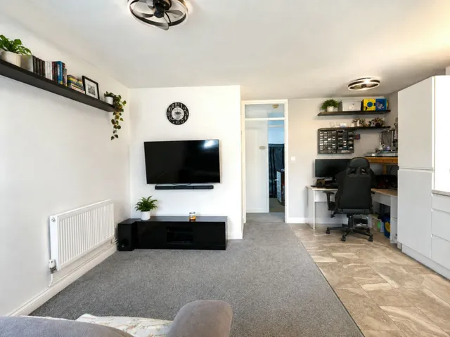 11 Ripplewood, Southampton SO40 4SH
