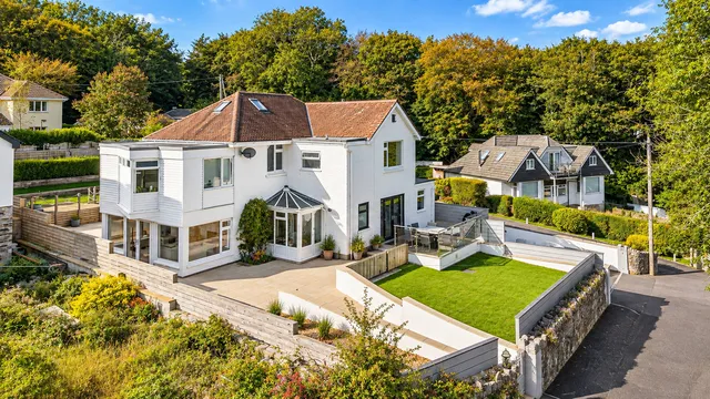 The Retreat Porthpean Beach Road, St. Austell PL26 6AU