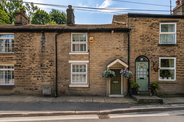 66 Moor End Road, Mellor SK6 5PT