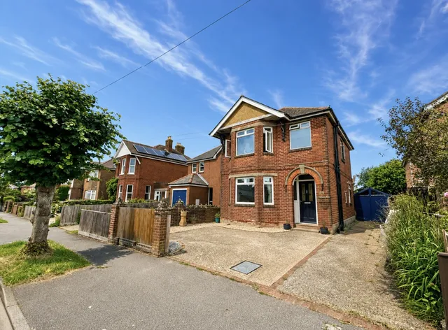 21 Mayfield Road, Ryde PO33 3PR