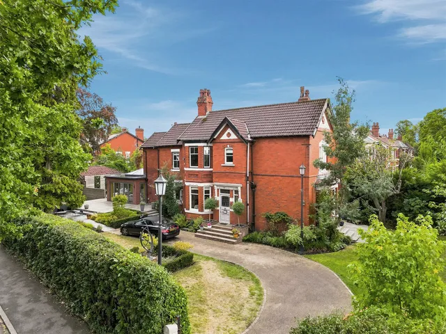 6 The Crescent, Stockport SK3 8SN