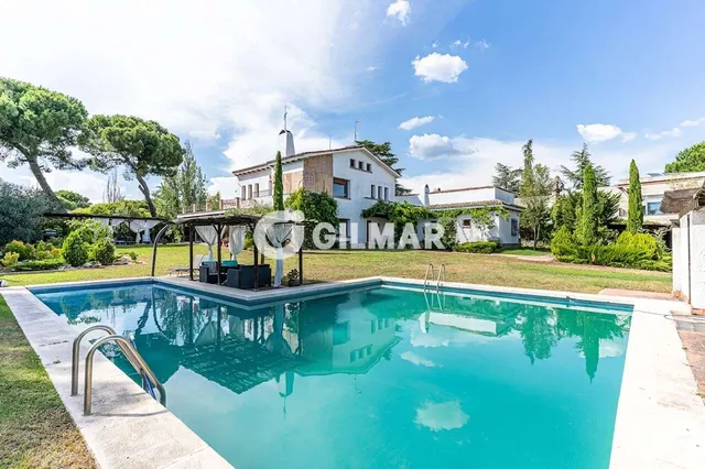 Villa in BOADILLA DEL MONTE, Madrid