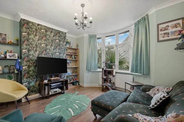 194 Lonsdale Road, Southend-on-sea SS2 4LH