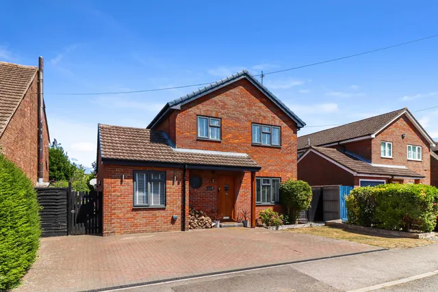 6 Vicarage Road, Tring HP23 4LR