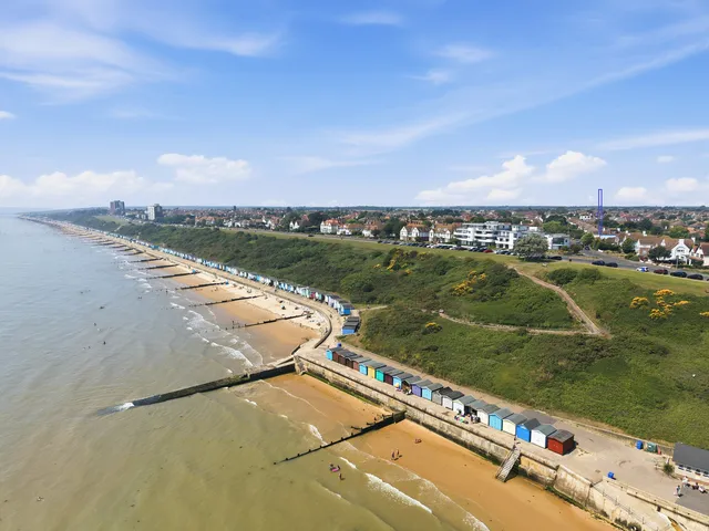 16 Pole Barn Lane, Frinton-on-Sea CO13 9NJ