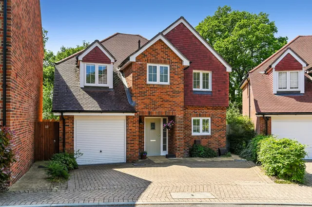 34 Bailey Road, Rowlands Castle PO9 6BF