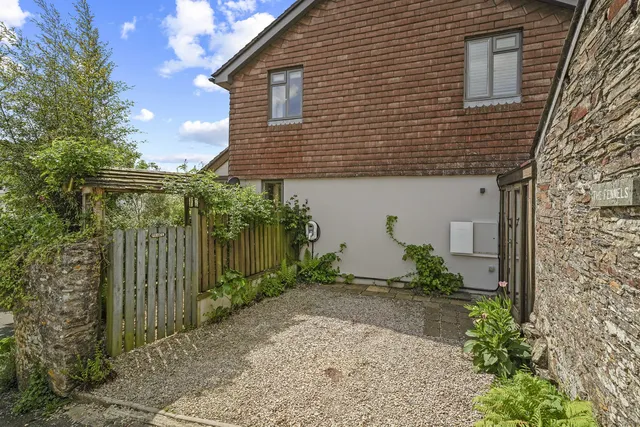 Fennels Harberton, Totnes TQ9 7SE