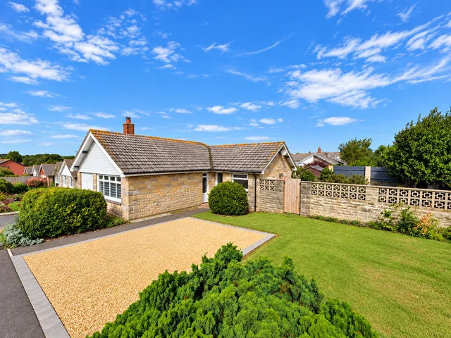 17 Princes Way, Shanklin PO37 7DU