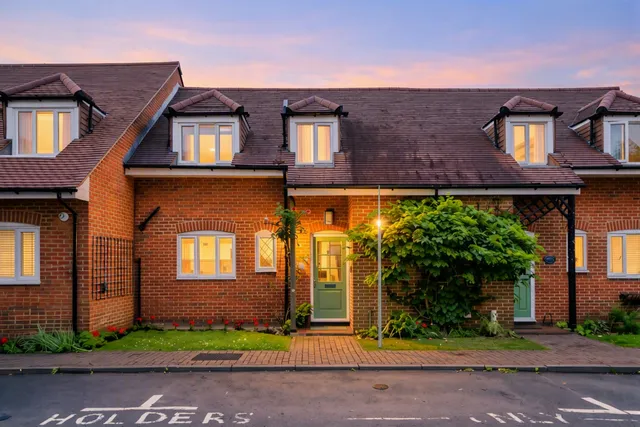 11 Beddington Park Cottages Church Road, Wallington SM6 7NN