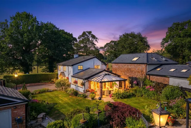 Netherwood Cottage Brookledge Lane, Adlington SK10 4JU
