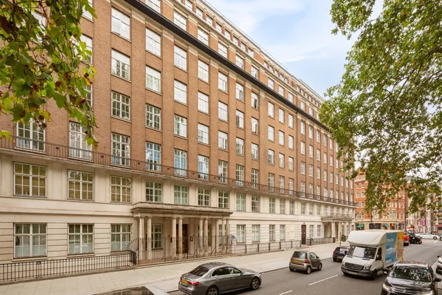 Russell Square, Bloomsbury, WC1 London