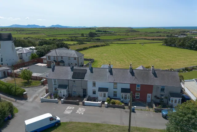 3 Glangors Terrace, Ty Croes LL63 5SP