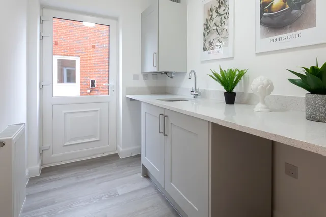 Plot 40 Woodside View, Bishops Green RG20 4HT